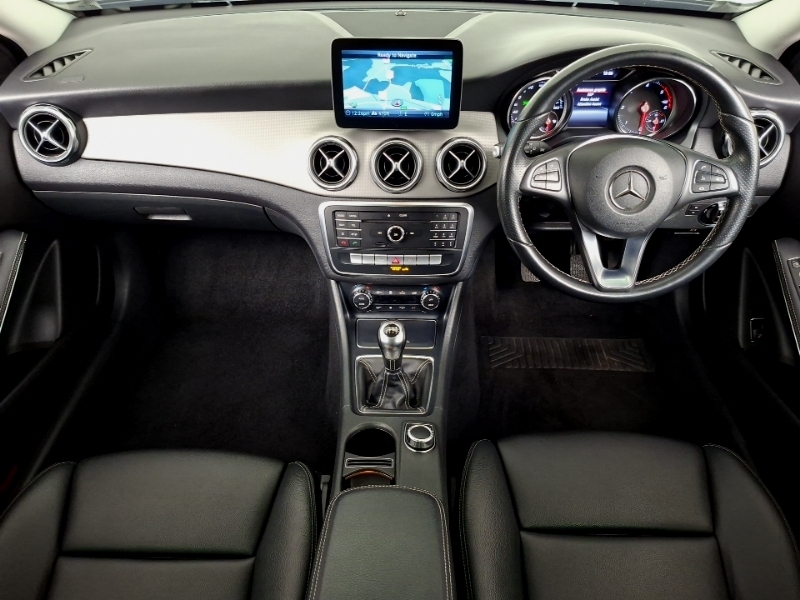 Mercedes-Benz GLA Class Gla 200D Sport White #3