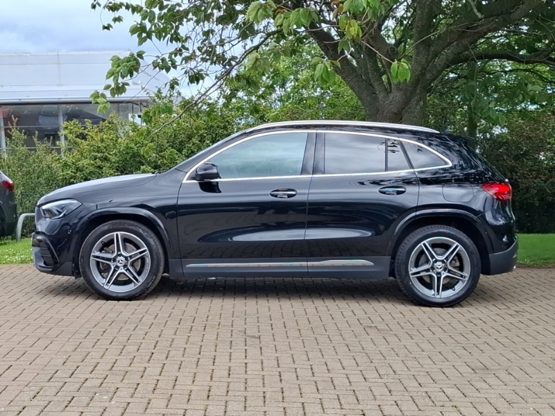 Mercedes-Benz GLA Class Gla 220D 4Matic Amg Line Premium Black #4
