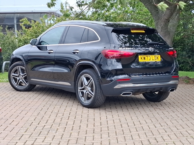 Mercedes-Benz GLA Class Gla 220D 4Matic Amg Line Premium Black #2