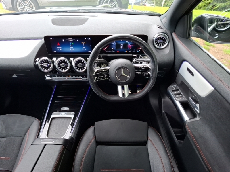 Mercedes-Benz GLA Class Gla 200 Amg Line Premium Plus Blue #8