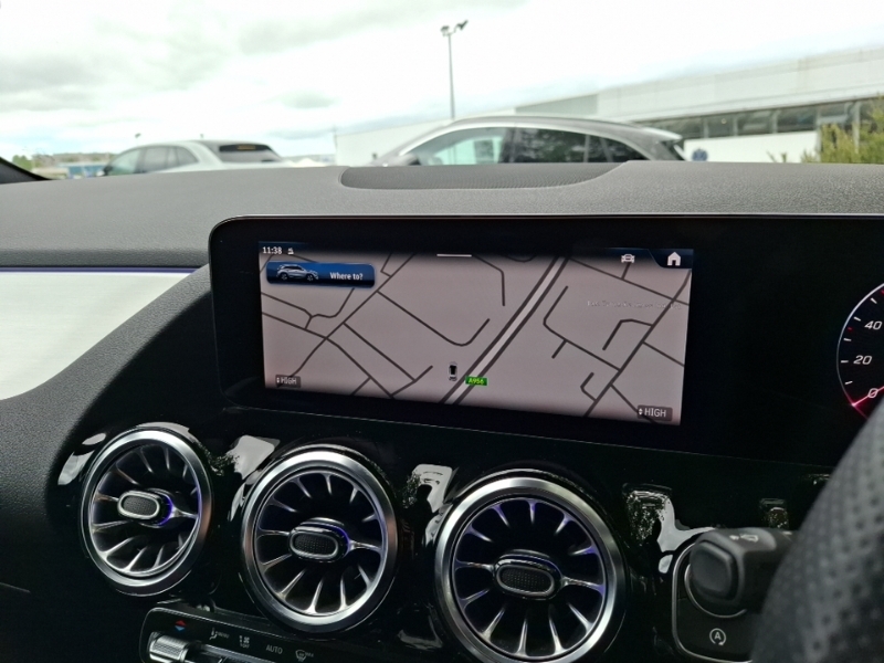 Mercedes-Benz GLA Class Gla 200 Amg Line Premium Plus Blue #10
