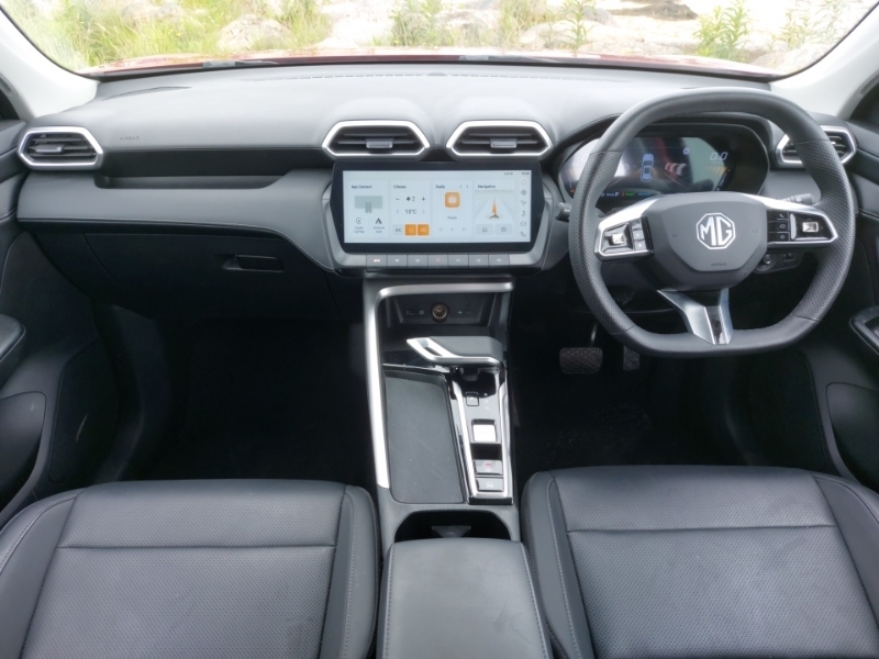 MG ZS 1.5 Hybrid Trophy Red #3