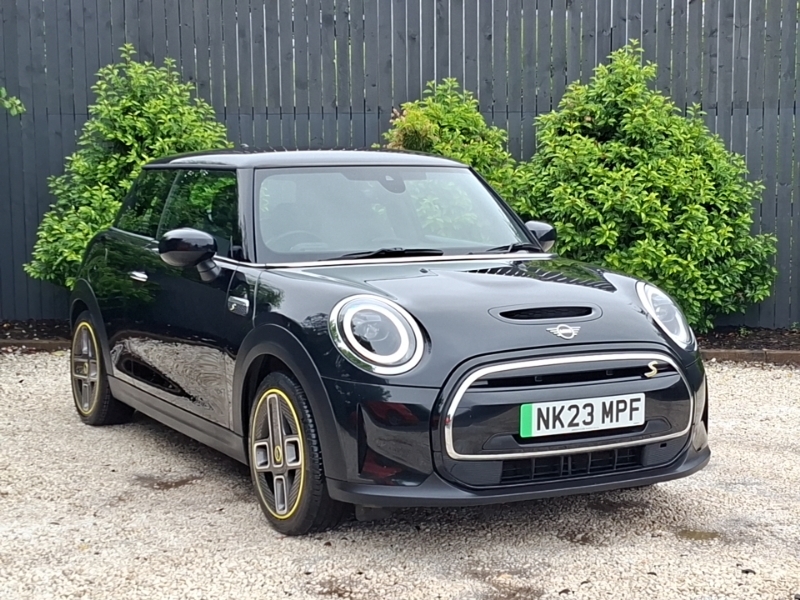 Mini Hatch 135Kw Cooper S Level 2 33Kwh Black