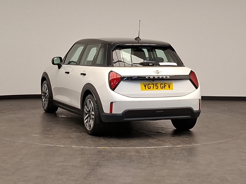 Mini Hatch 1.5 C Classic White #2