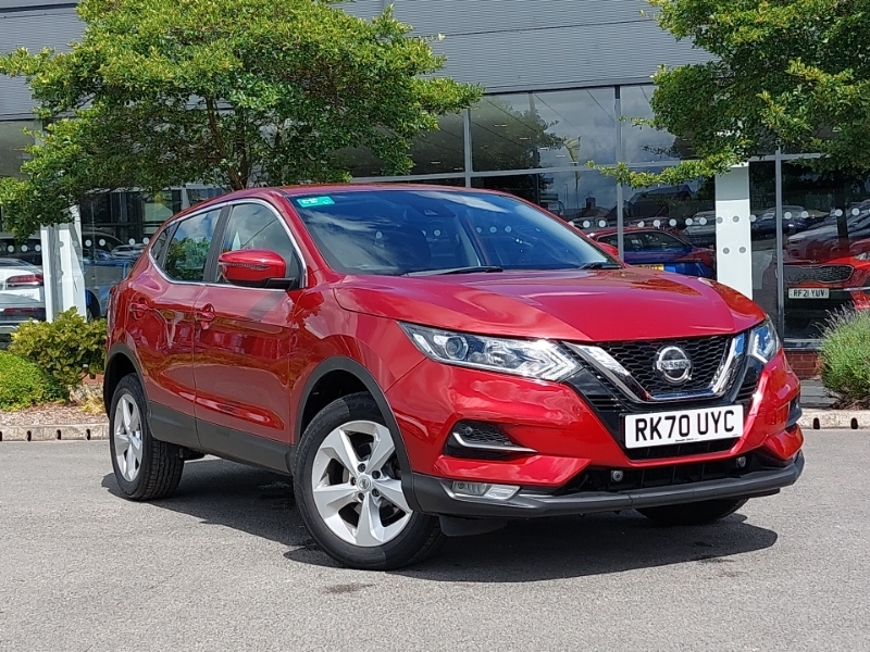 Nissan Qashqai Hatchback Red #1