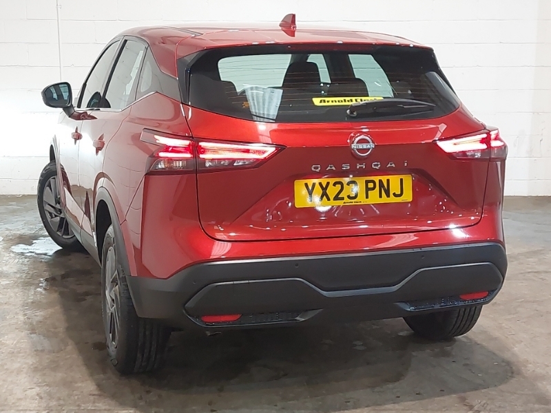 Nissan Qashqai 1.3 Dig-t Mh Acenta Premium Red #2