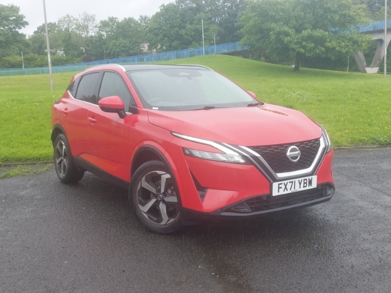 Nissan Qashqai 1.3 Dig-t Mh N-connecta Red