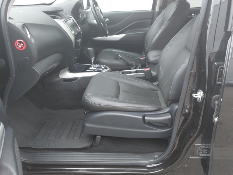 Nissan Navara Double Cab Pick Up Tekna 2.3Dci 190 Tt 4Wd Black #5
