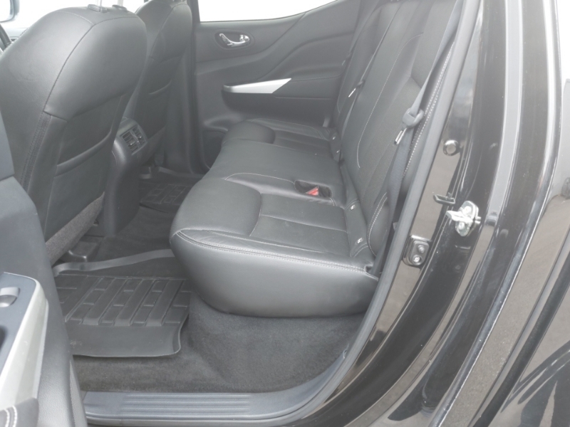Nissan Navara Double Cab Pick Up Tekna 2.3Dci 190 Tt 4Wd Black #6