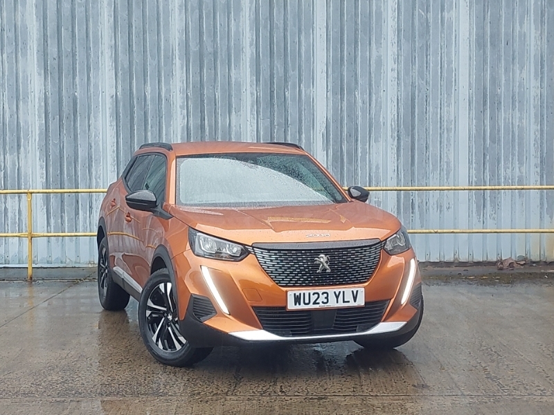 Peugeot 2008 1.2 Puretech Allure Premium Orange