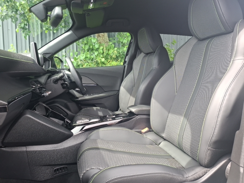 Peugeot 2008 1.2 Hybrid 136 Gt E-dsc6 Black #5