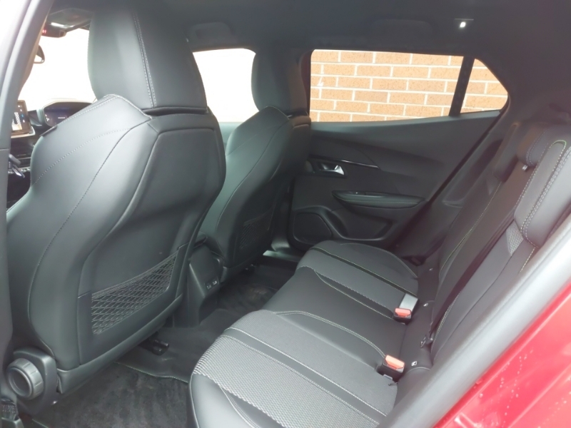 Peugeot 2008 1.2 Hybrid 136 Gt E-dsc6 Red #6