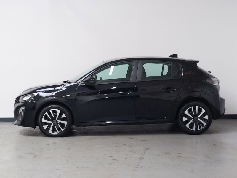 Peugeot 208 1.2 Puretech 100 Style Black #4