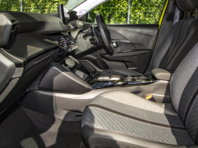 Peugeot 208 1.2 Hybrid 110 Allure E-dsc6 Yellow #3