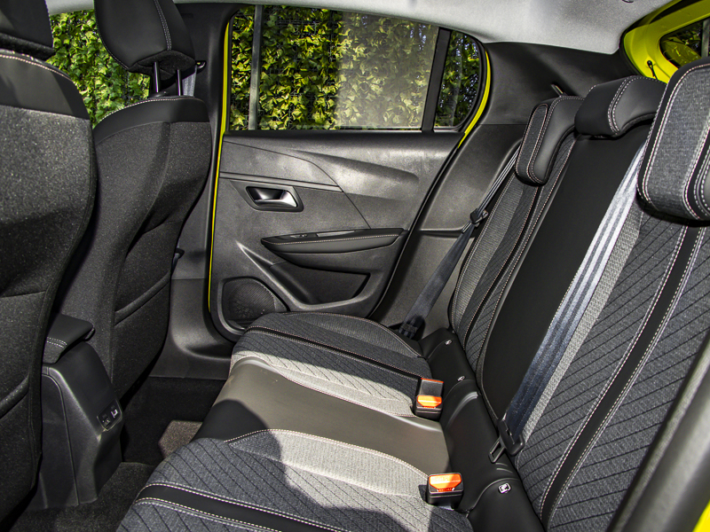 Peugeot 208 1.2 Hybrid 110 Allure E-dsc6 Yellow #6