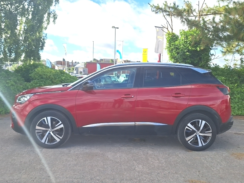 Peugeot 3008 1.5 Bluehdi Allure Red #4