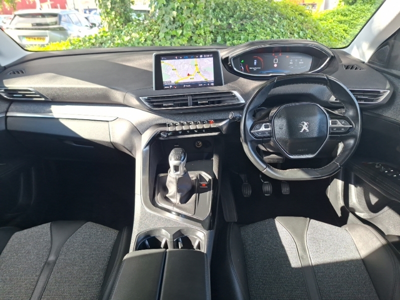 Peugeot 3008 1.5 Bluehdi Allure Red #3