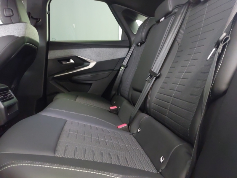 Peugeot 3008 157Kw Gt 73Kwh Blue #6