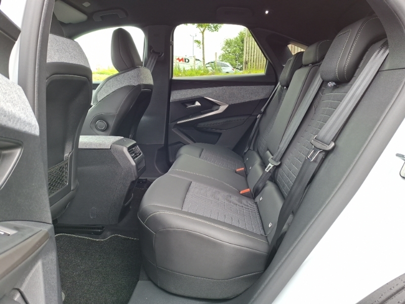 Peugeot 3008 1.2 Hybrid 145 Gt E-dsc6 White #6