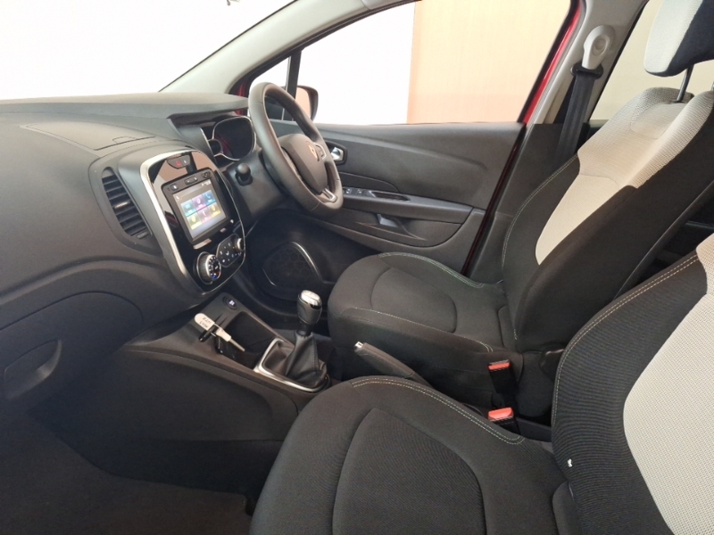 Renault Captur 0.9 Tce 90 Iconic Red #5