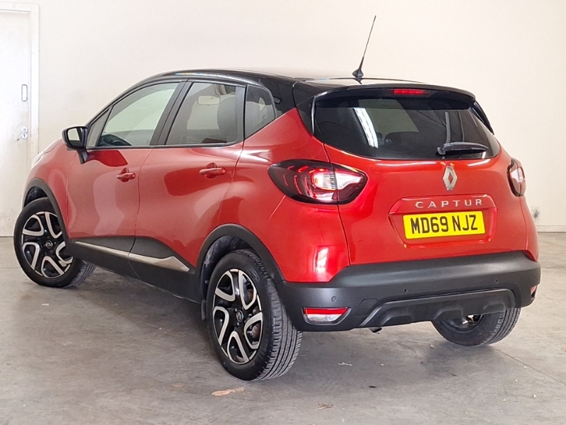 Renault Captur 0.9 Tce 90 Iconic Red #2