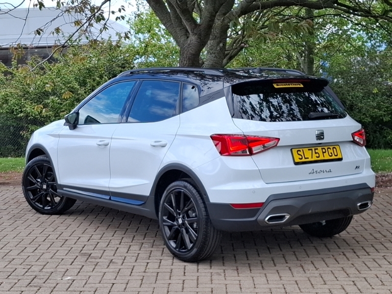 Seat Arona 1.0 Tsi 115 Fr Black Edition Dsg White #2