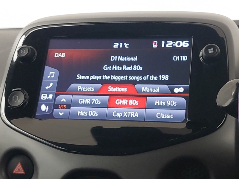 Toyota Aygo X-play Silver #11
