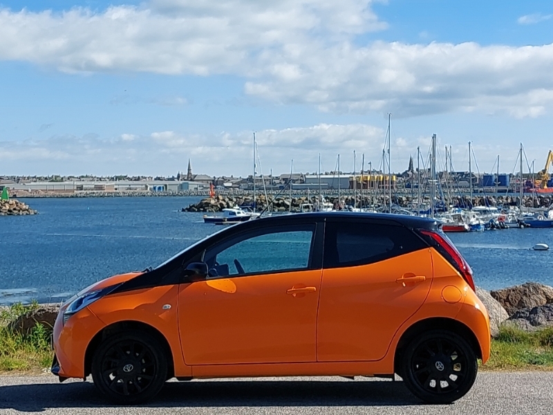 Toyota Aygo 1.0 Vvt-i X-cite 6 Orange #4