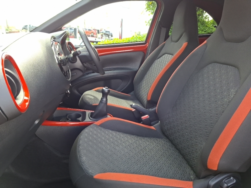 Toyota Aygo X 1.0 Vvt-i Edge Red #5