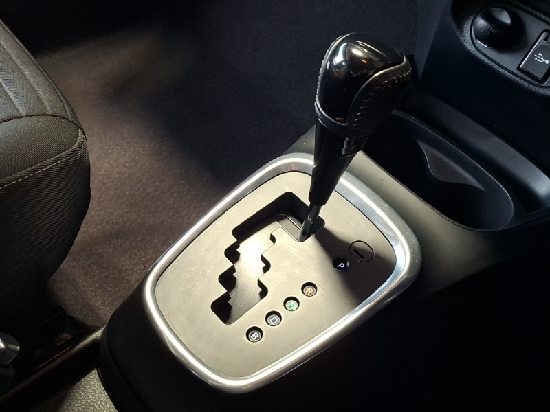 Toyota Yaris Vvt-i Icon Tech Silver #15