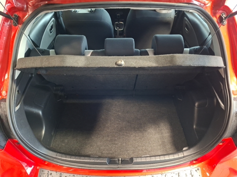 Toyota Yaris Vvt-i Icon Tech Silver #18