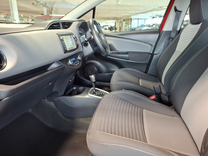 Toyota Yaris Vvt-i Icon Tech Silver #5
