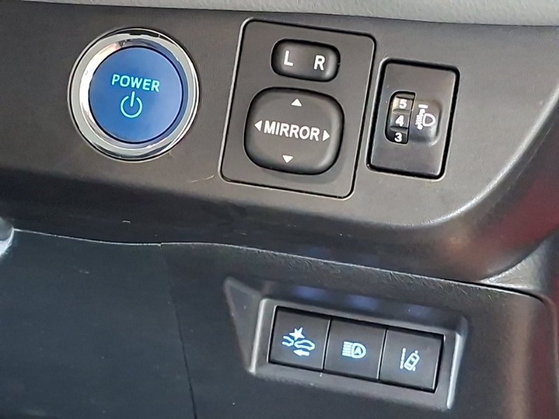 Toyota Yaris Vvt-i Icon Tech Silver #17