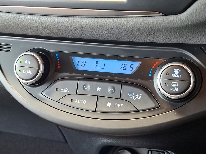 Toyota Yaris Vvt-i Icon Tech Silver #16