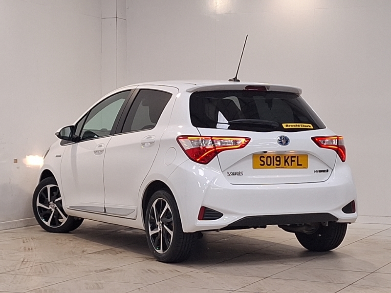 Toyota Yaris 1.5 Hybrid Excel Cvt White #2