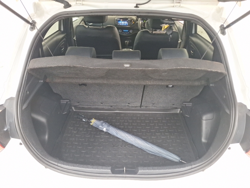 Toyota Yaris Vvt-i Icon Tech Grey #18