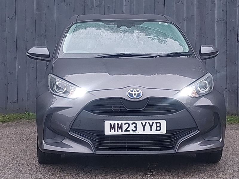 Toyota Yaris Icon White #13
