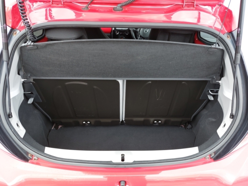 Toyota Aygo X-play Red #18