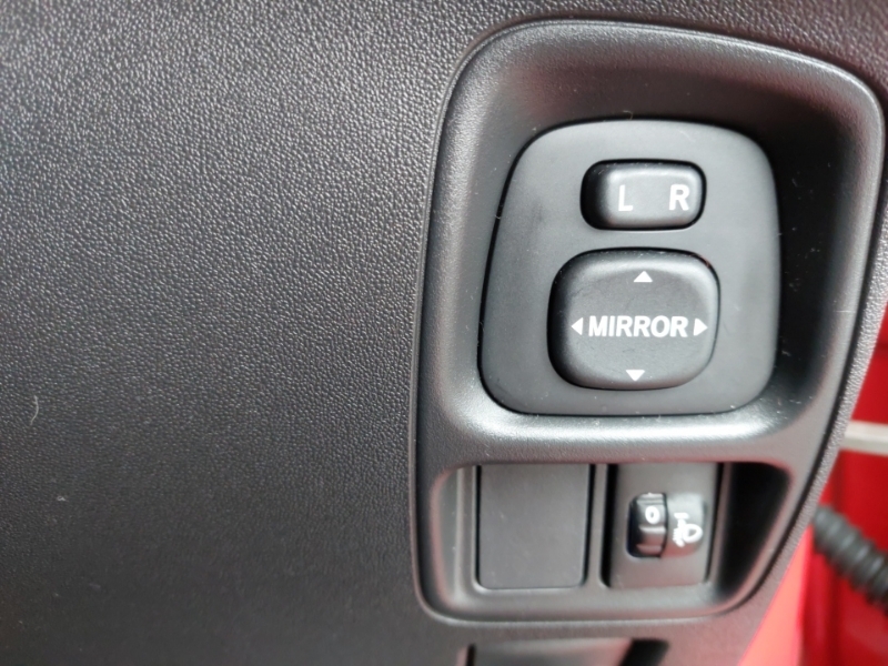 Toyota Aygo X-play Red #16