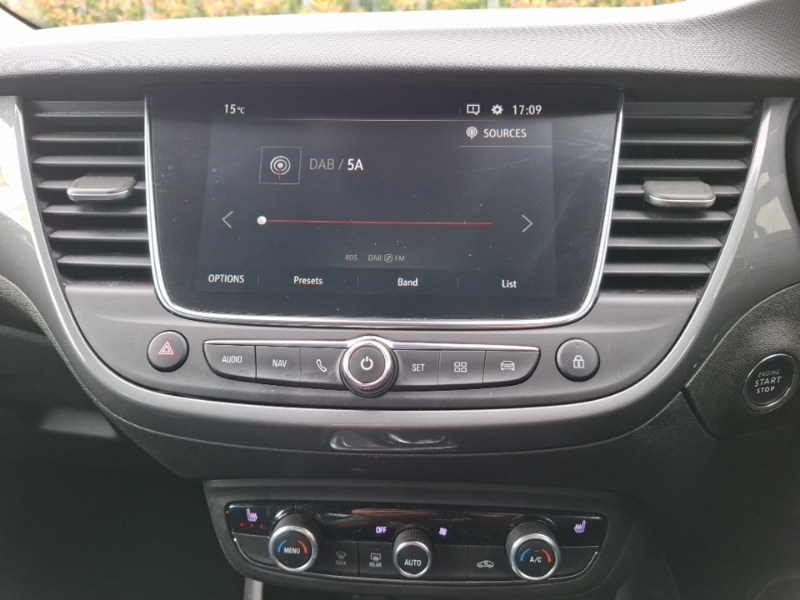 Vauxhall Crossland Gs White #11