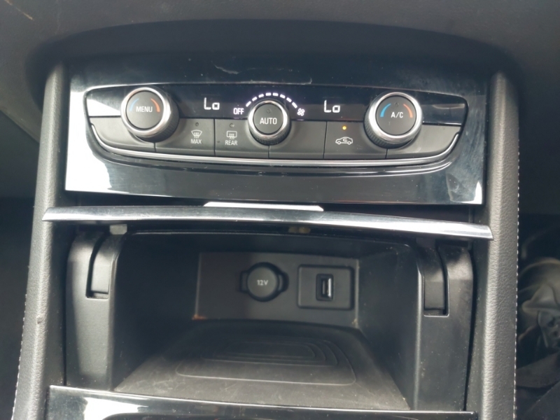 Vauxhall Grandland X Se White #15
