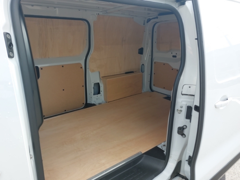 Vauxhall Vivaro 1.5 Turbo D 120 Pro H1 Van White #6