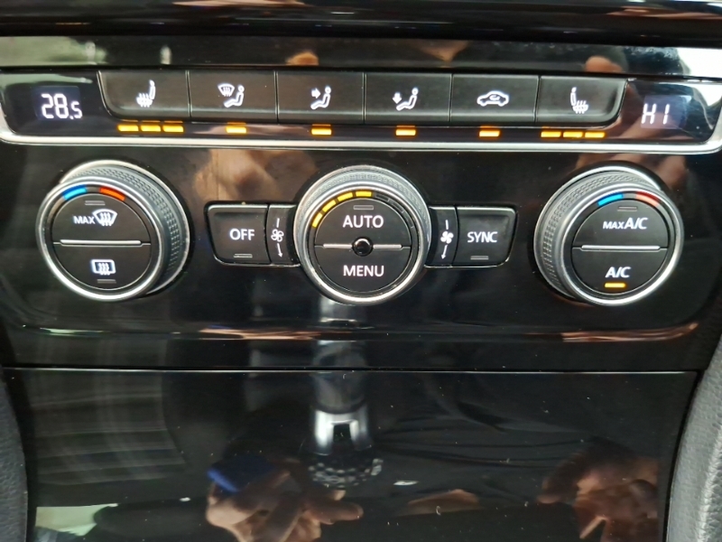 Volkswagen Golf 2.0 Tdi Bluemotion Tech Gt Dsg Euro 6 Ss Yellow #16