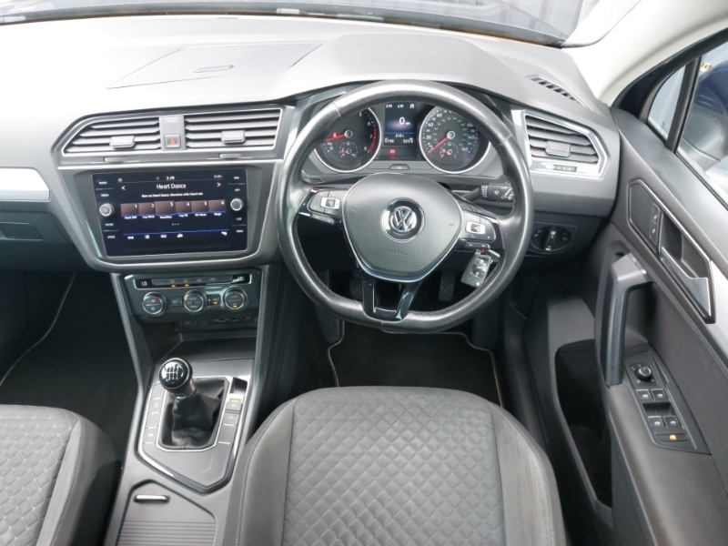 Volkswagen Tiguan Se Navigation Tsi Bluemotion Technology Black #8