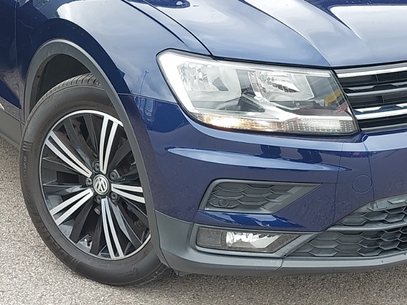 Volkswagen Tiguan Se Navigation Tsi Bluemotion Technology Black #20