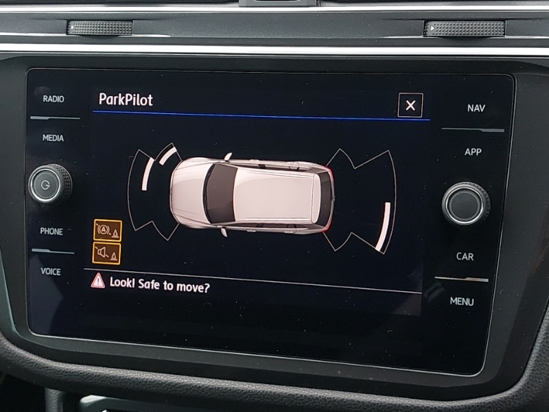 Volkswagen Tiguan Se Navigation Tsi Bluemotion Technology Black #9