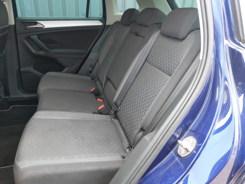 Volkswagen Tiguan Se Navigation Tsi Bluemotion Technology Black #6