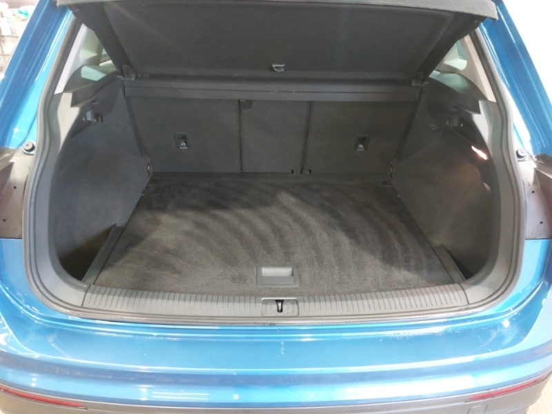 Volkswagen Tiguan 2L Match Black #18