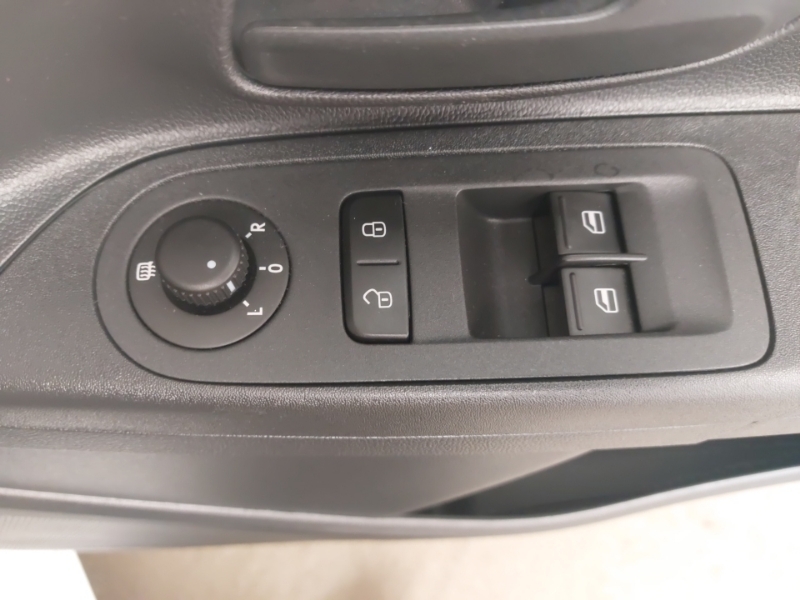 Volkswagen e-Up E-mark 1 Facelift 2 5-Dr 2020 E-82ps  #16