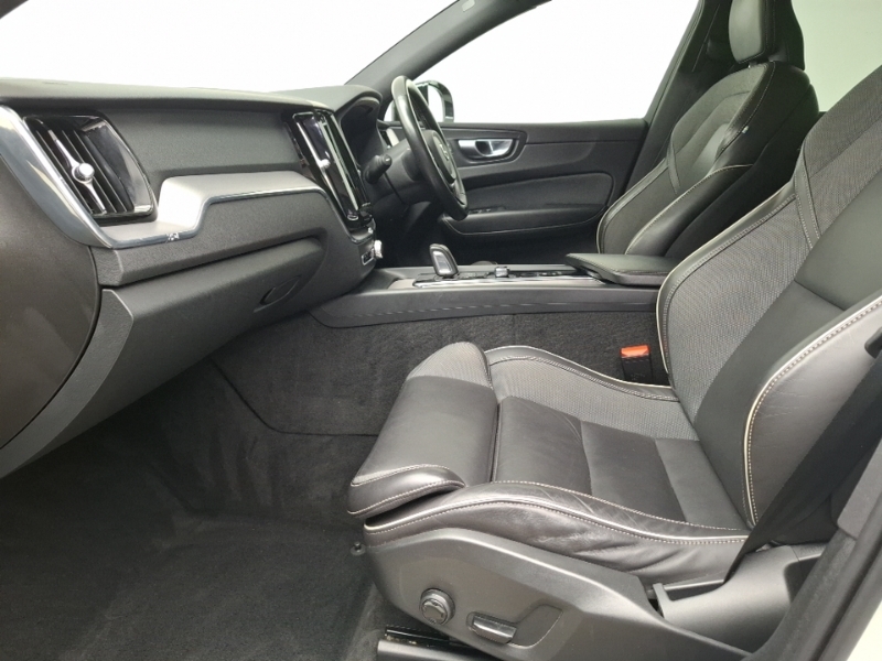 Volvo XC60 2.0 B4d R Design Geartronic White #5